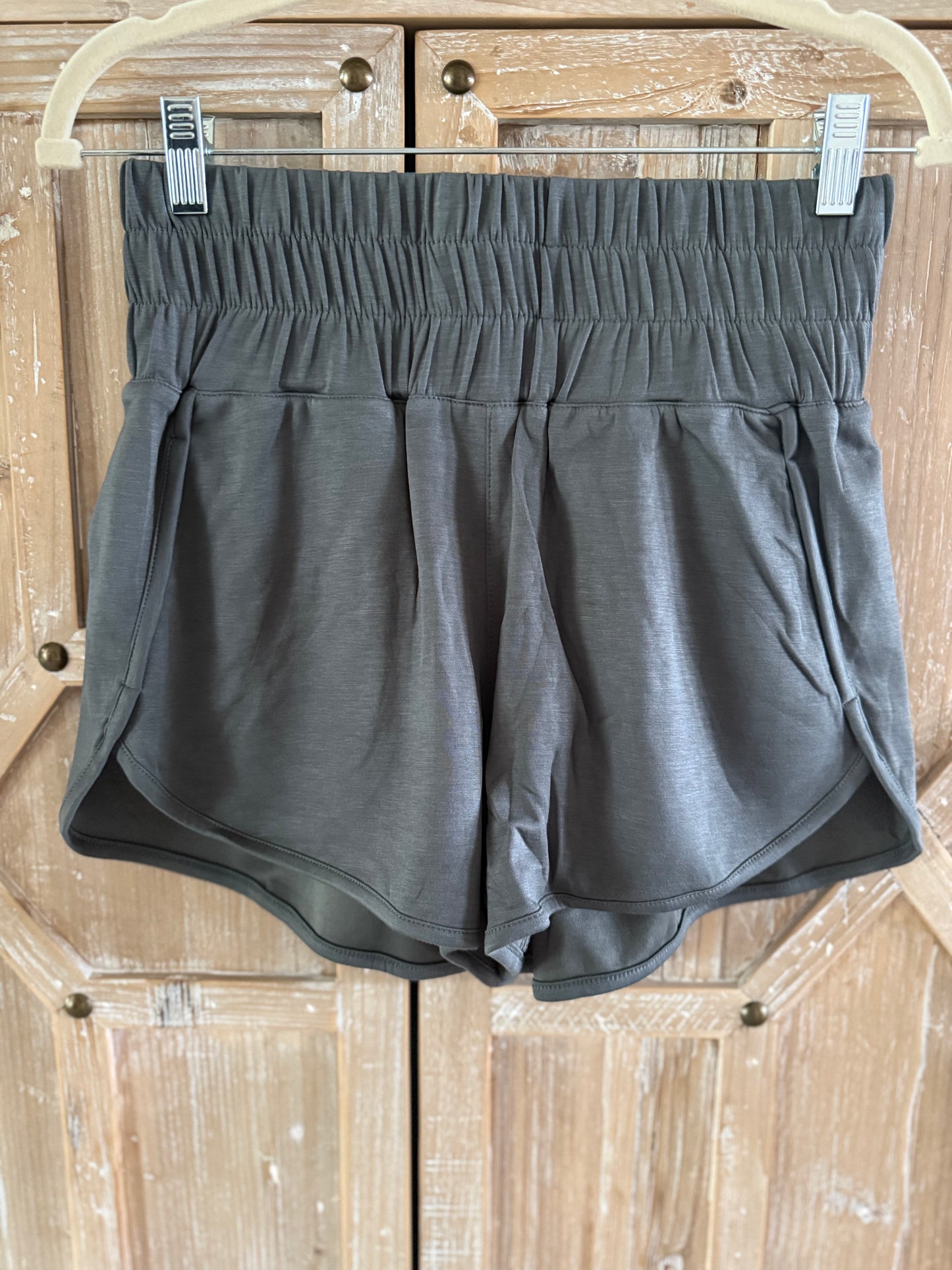 Cloud Basic Short Charcoal
